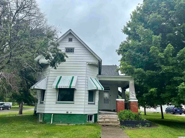 417 N Liberty St, Rushville, IL 62681