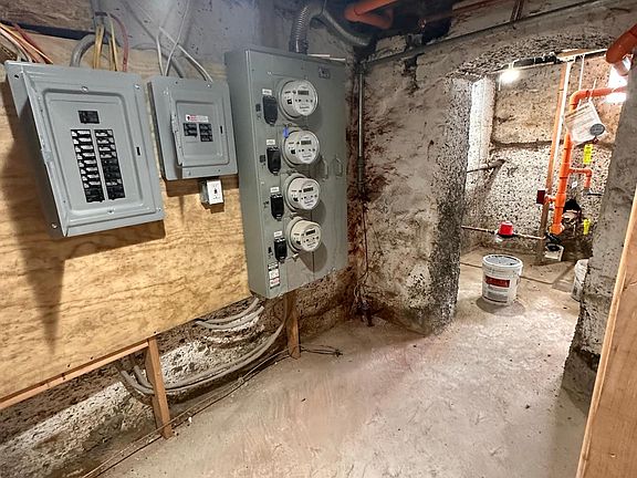 4th image of 3432 N 18th St APT 1