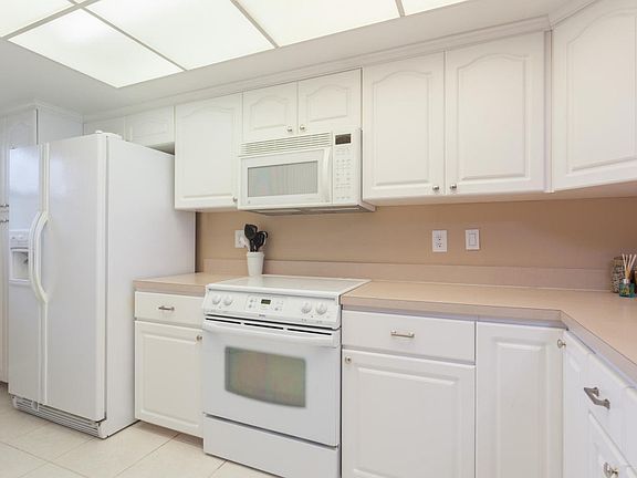 4th image of 1860 N Atlantic Ave APT 104