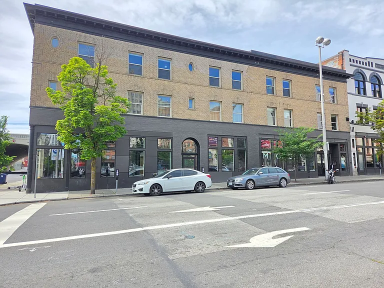 401 W 1st Ave #2 — Photo 24