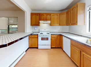100 Fellsview Ter APT 101, Stoneham, MA 02180