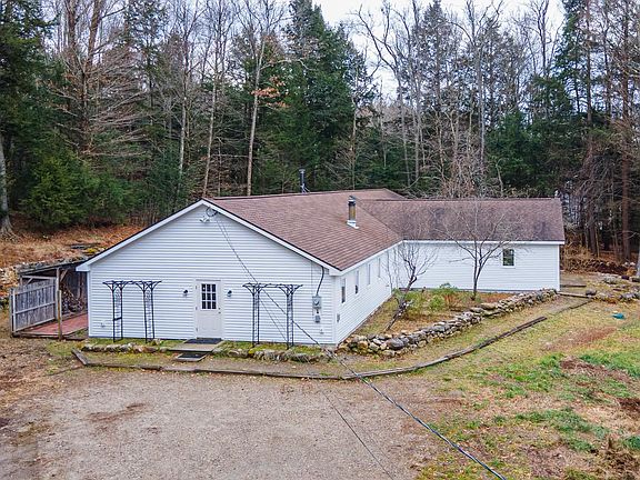 3rd image of 140 Tully Brook Road