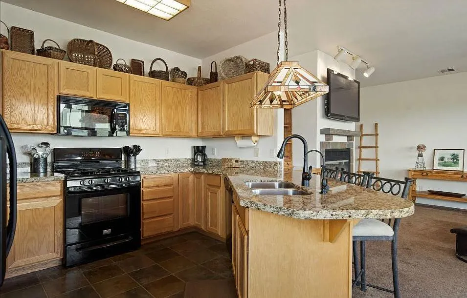 8021 Gambel Dr — Photo 2