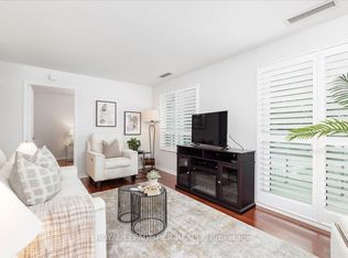 35 Via Rosedale Way #113, Brampton, ON L6R3J9