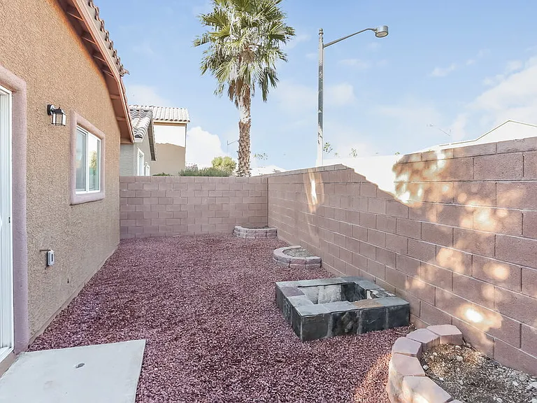 9132 Patrick Henry Ave — Photo 17