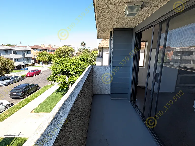 10758 Lawler St #7 — Photo 17