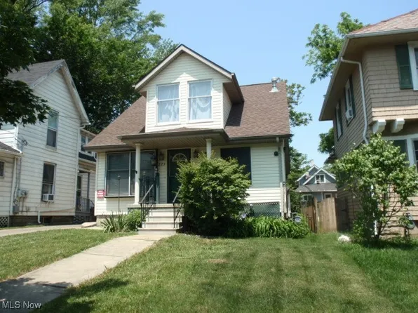 223 8th St, Elyria, OH 44035