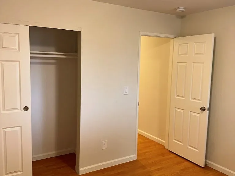 900 Alvarez Ave #8 — Photo 25