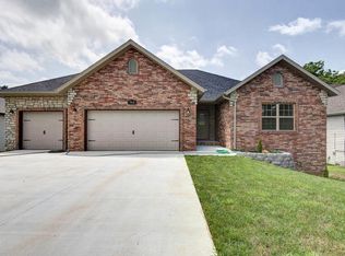 762 Rippling Creek Rd, Nixa, MO 65714