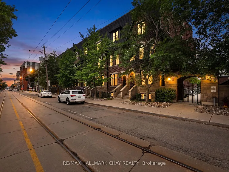 140 Broadview Ave #52 — Photo 1