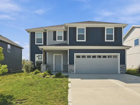 9135 SW 2nd St, Lees Summit, MO 64064