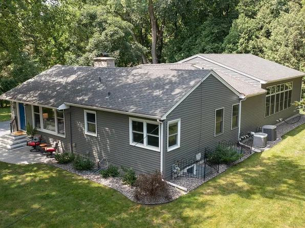506 Lombardy Ln, Minnetonka, MN 55305