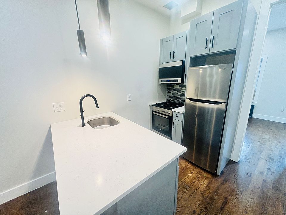 1st image of 524 Mercer St #27E