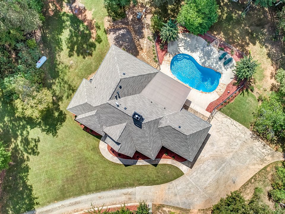 1st image of 548 Helens Dr