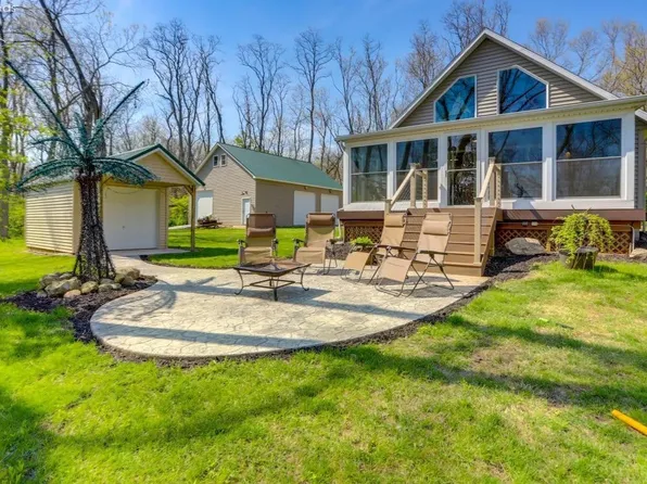 140 Norman Dr, Middle Bass, OH 43446