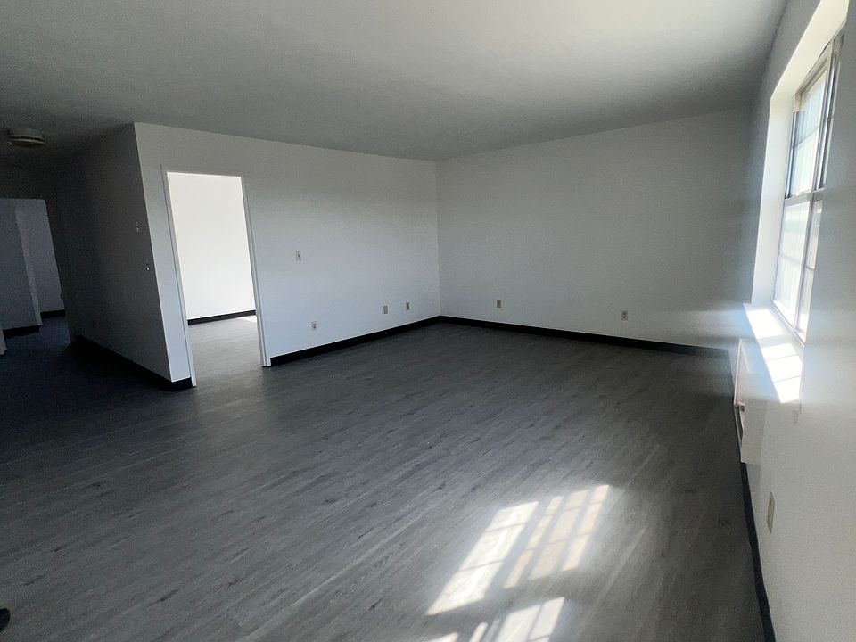 1st image of 185 Palisade Ave #C4