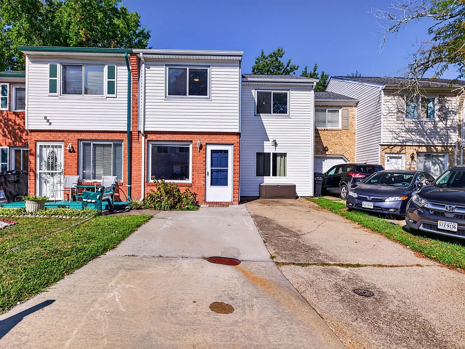 697 Grant Ave