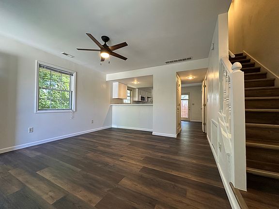 3rd image of 769 E Sherwood Hills Dr