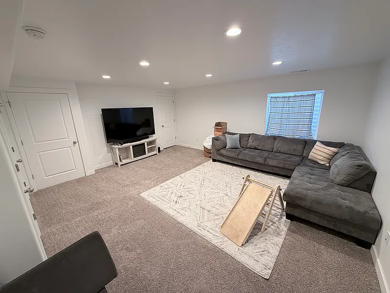 328 E Wren Hill Ln — Photo 14