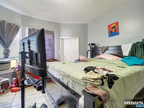 5th image of 199 Weequahic Avenue
