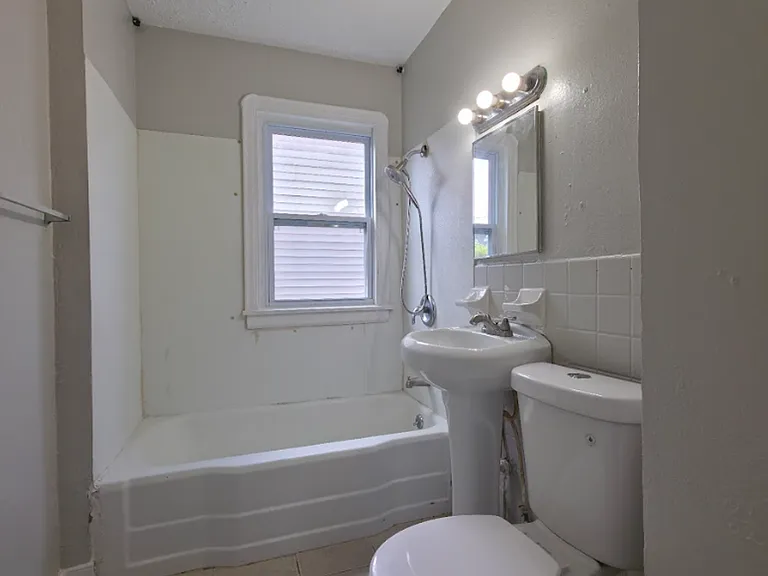 4444 W 51st St — Photo 16