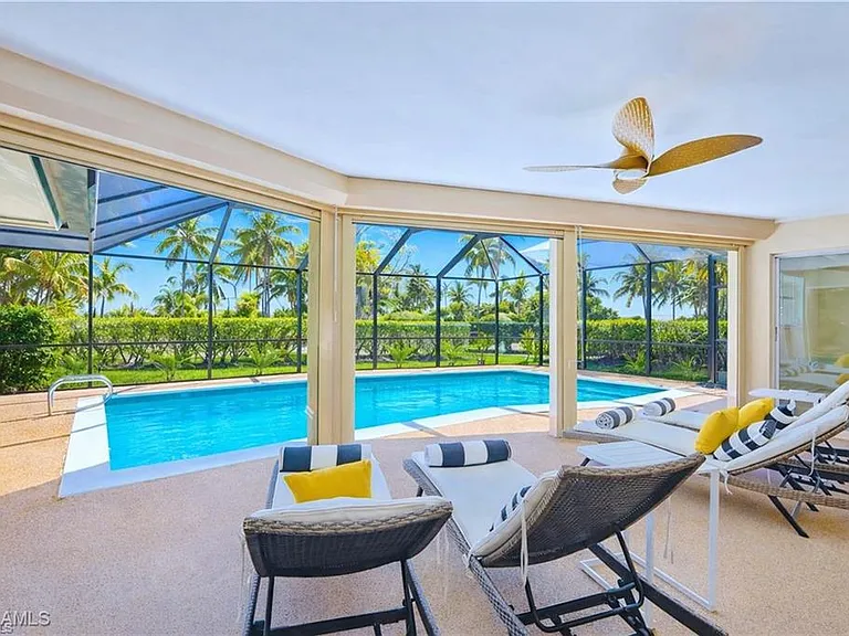 2125 Marina Dr — Photo 4