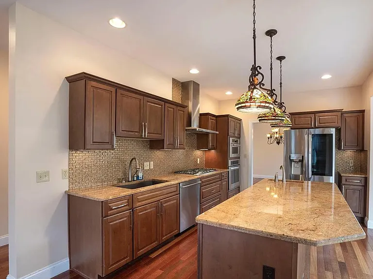 120 Meadowview Dr — Photo 13