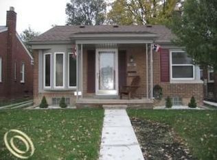 1089 18th St, Wyandotte, MI 48192
