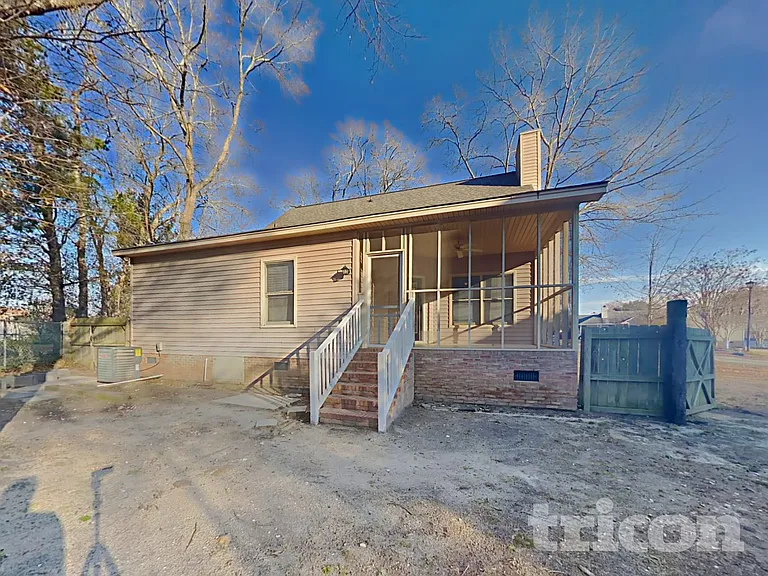 242 Chisolm Cir — Photo 17