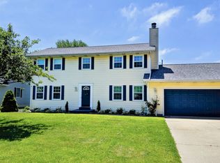 1350 Country Knoll Pl, Saint Joseph, MI 49085