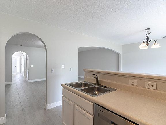 5th image of 2755 Dodds Ln