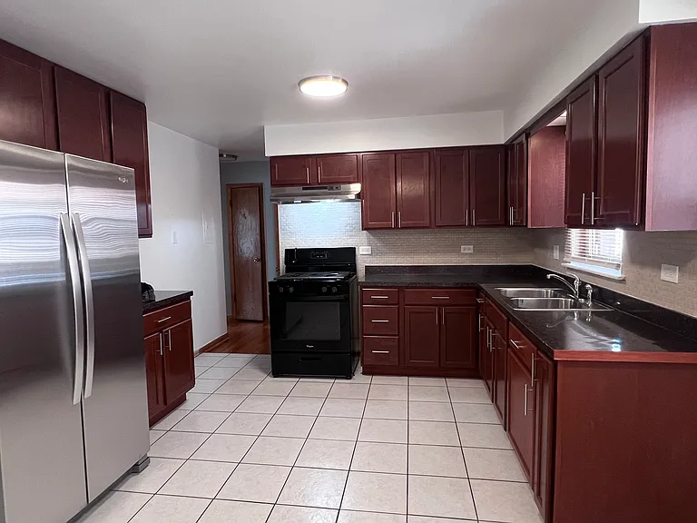 5236 N Delphia Ave #2W — Photo 2