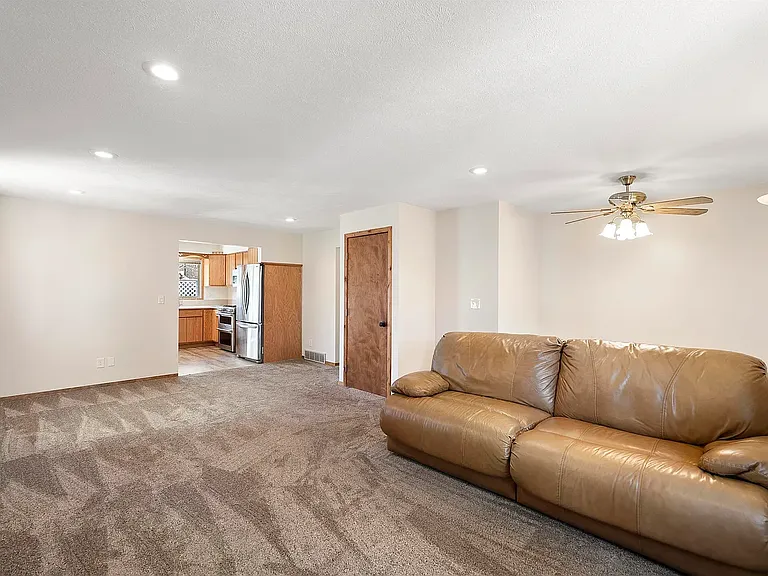 3208 E 14th Ave — Photo 3