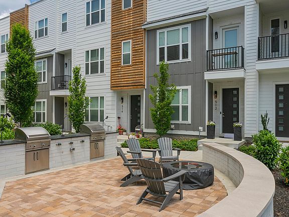 Outdoor Common Area with Grills, Fire Pit and Green Space