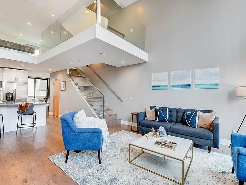 1st image of 4067 Albatross St