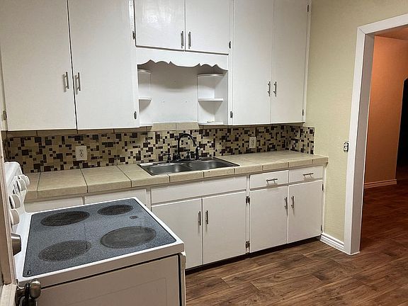 2nd image of 602 E Lee Ave