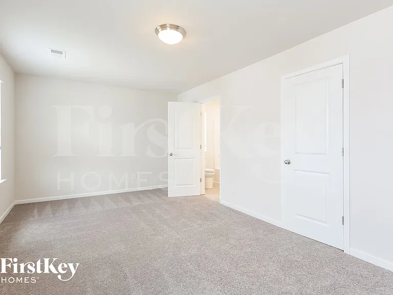 619 Goldburn Way — Photo 10