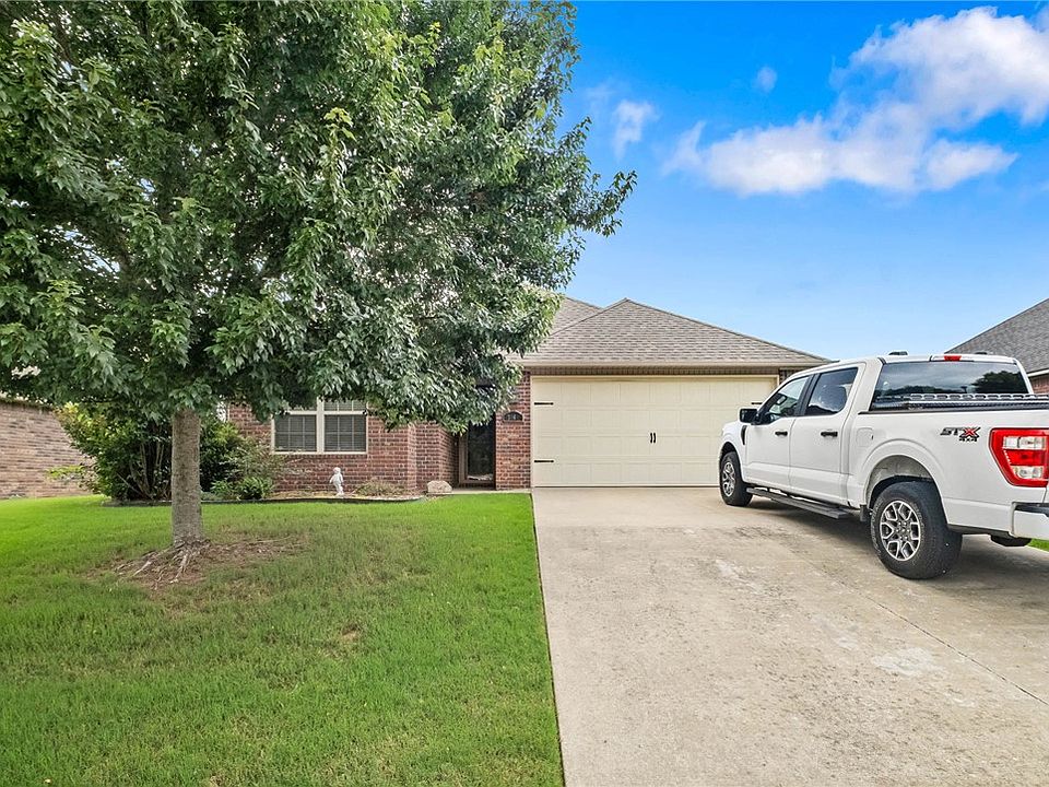 1st image of 3060 Hook Ln
