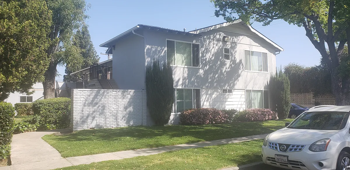 Building Photo - 603 W Bellevue Dr #F