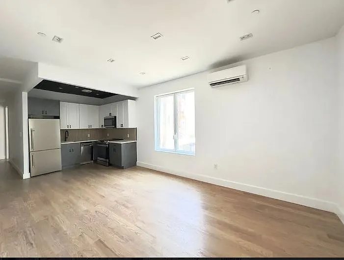 98 Moore St #2B — Photo 8