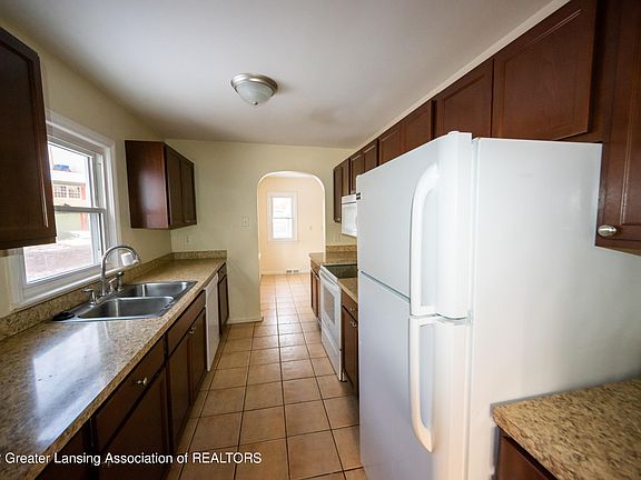 3rd image of 517 N Dexter Dr