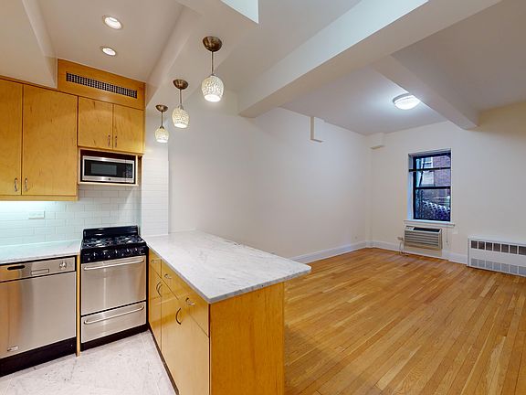 5th image of 305 W 13th St APT La