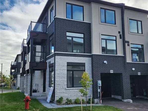 155 Equestrian Way #152, Cambridge, ON N3E 0E8