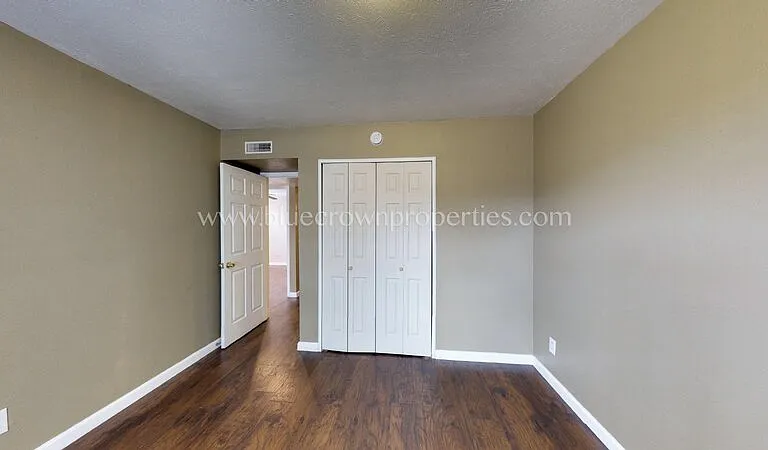 10239 Catalpa Rd — Photo 23