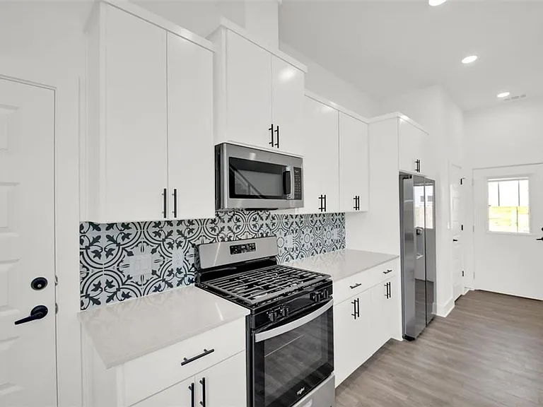 7603 Carver Ave — Photo 23