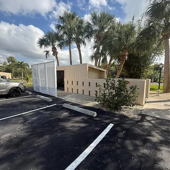 775 John Ringling Blvd #33 — Photo 46