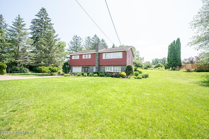 4th image of 1146 Hudson Avenue