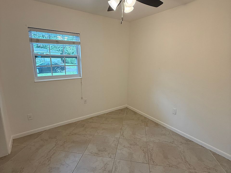 Bedroom 3 (smallest)