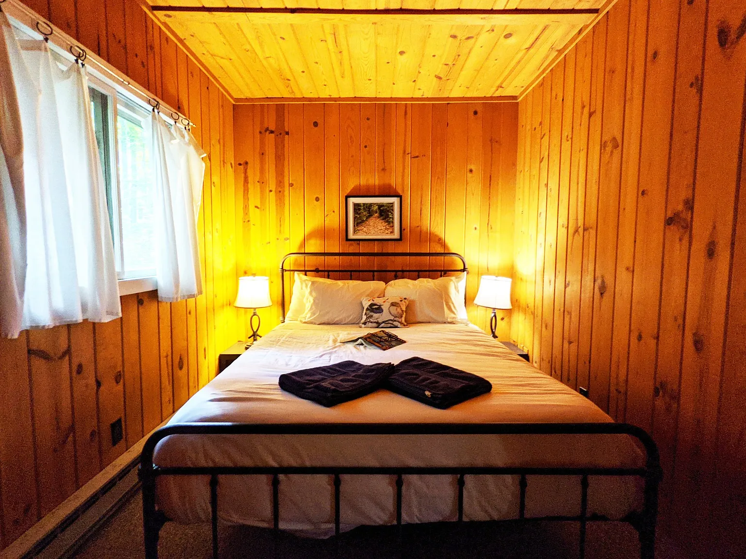 All-Inclusive Furnished Lakefront 2BR Cabin Utilities, WiFi & Plowing Included | Eagle River Area — Photo 3