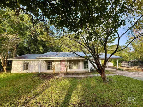 46113 Sunset Dr, Bay Minette, AL 36507